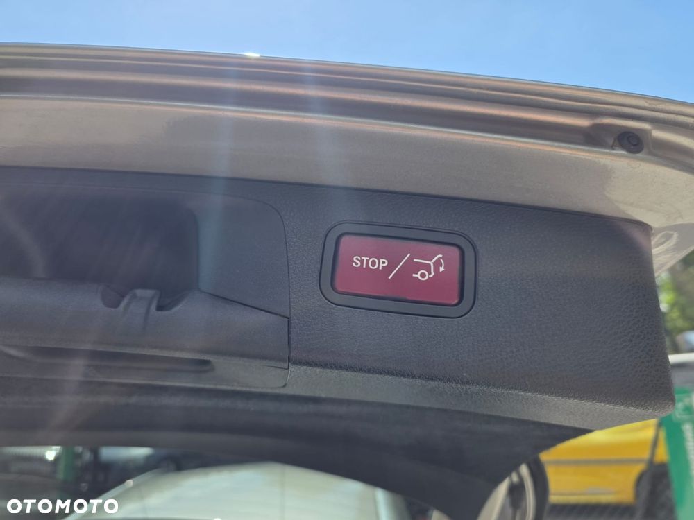 Mercedes-Benz Klasa E 350e 9G-TRONIC Exclusive - 30
