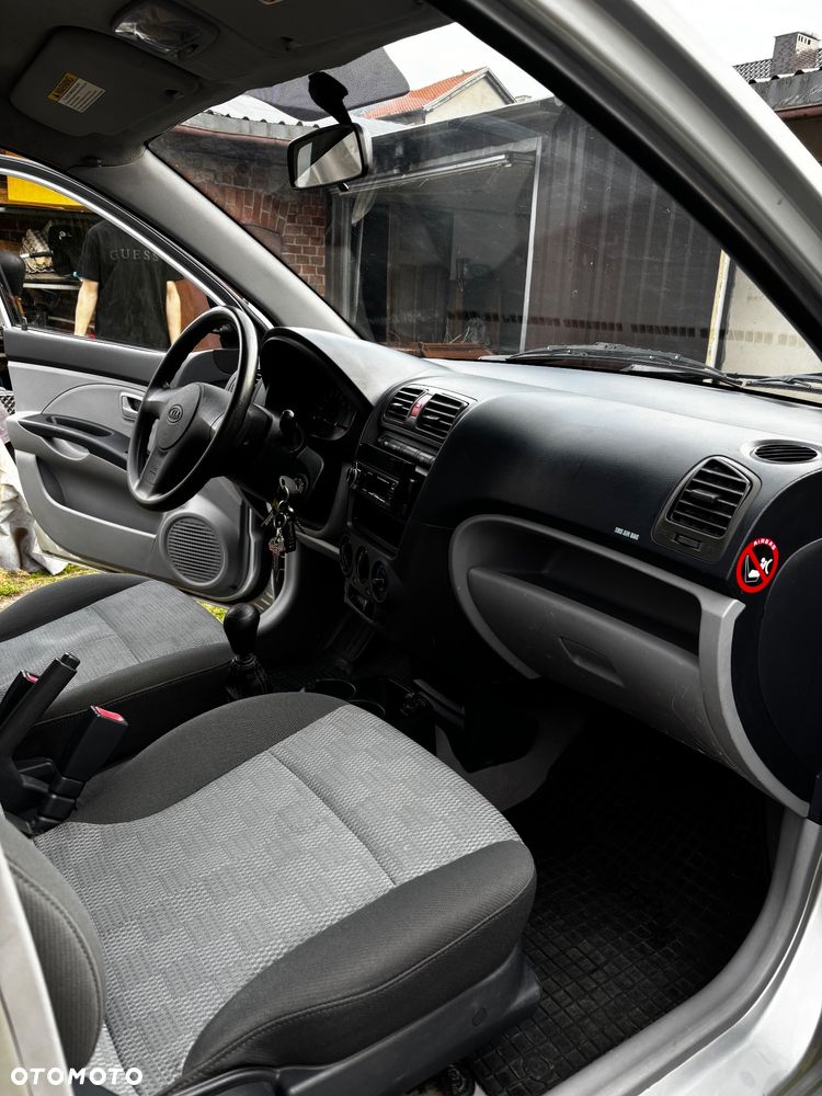 Kia Picanto - 12