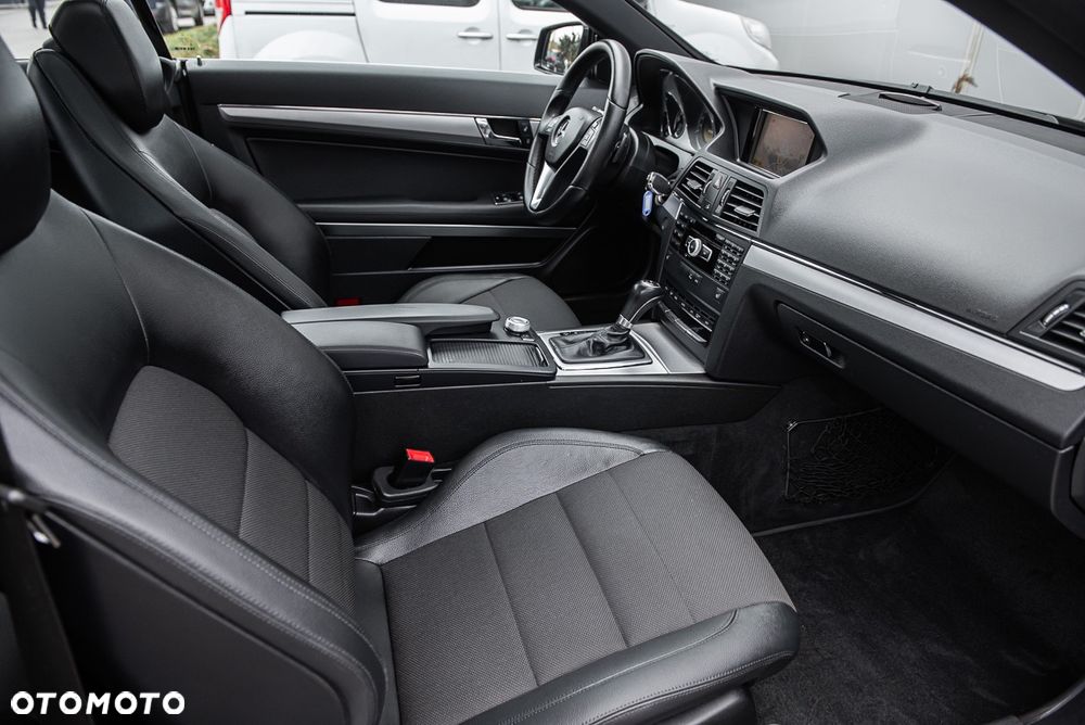 Mercedes-Benz Klasa E 250 CGI BlueEFFICIENCY Automatik Avantgarde - 16