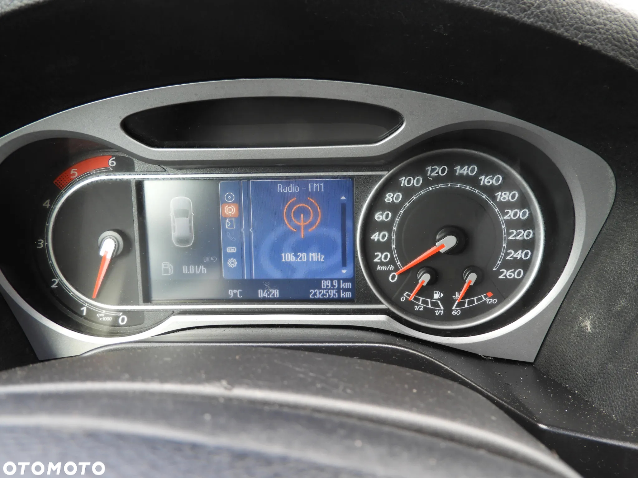 Ford S-Max - 13