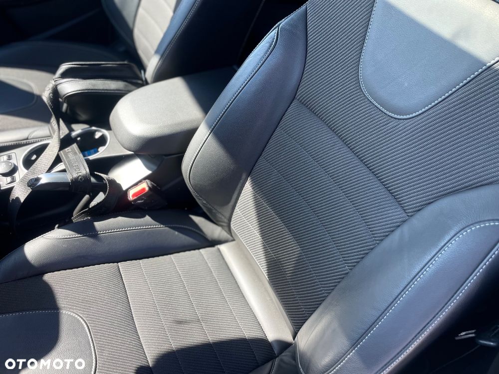 Ford Kuga 2.0 TDCi 2x4 Titanium - 16