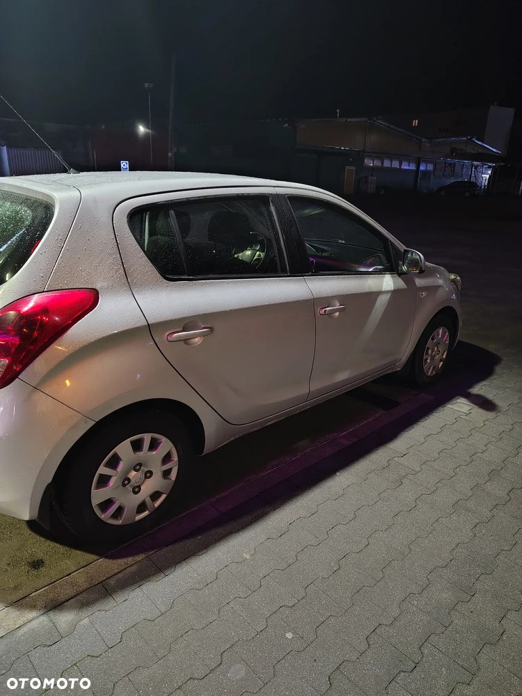 Hyundai I20 2012 photo 3