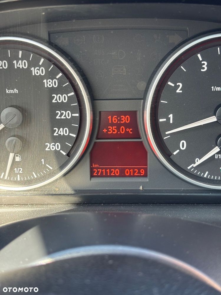 BMW Seria 3 325i - 29