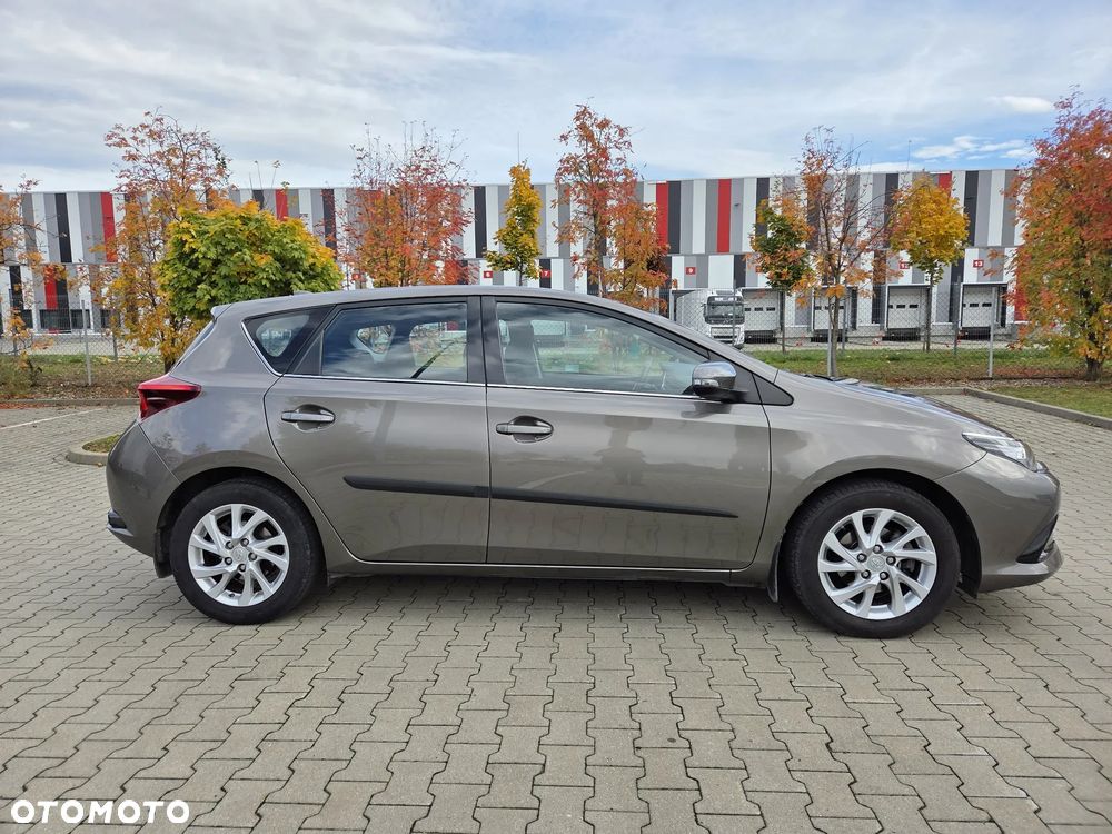 Toyota Auris - 5