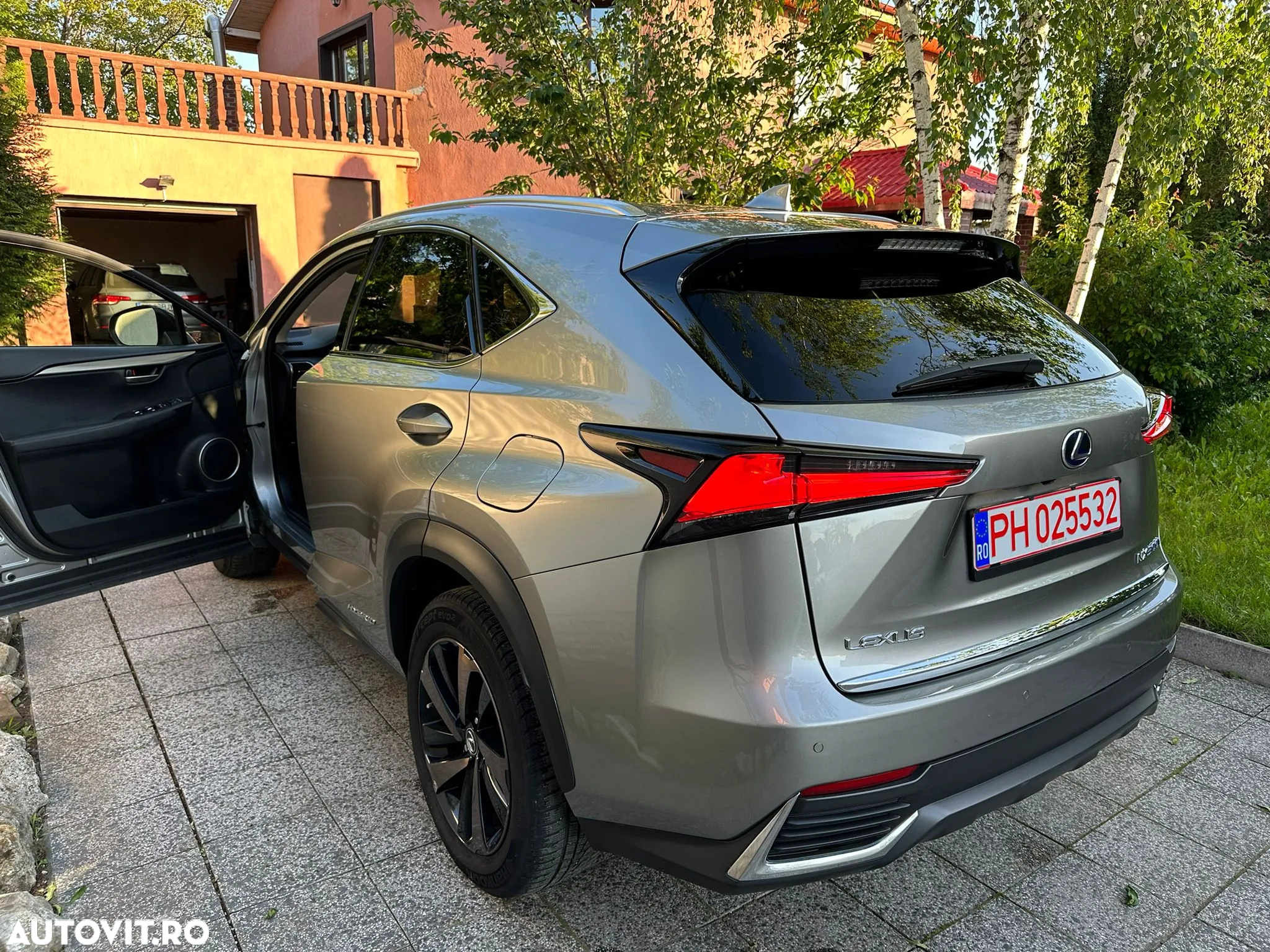 Lexus Seria NX - 5
