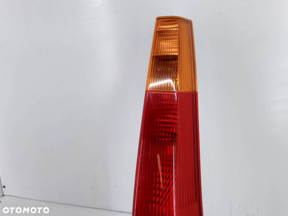LAMPA TYLNA PRAWA HONDA CR-V II 3350A-SCA-G000 2VP238014-02 - 5