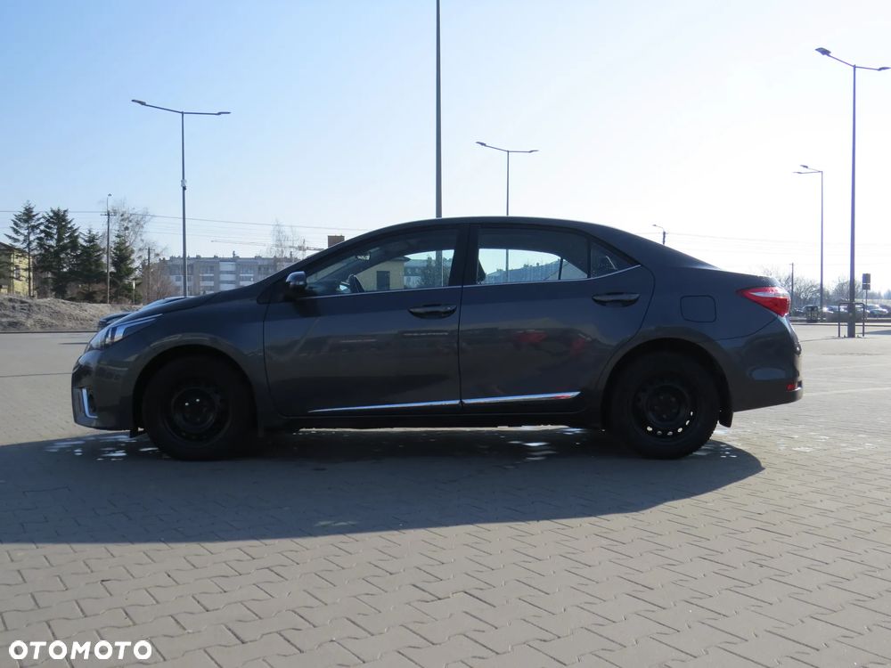 Toyota Corolla 1.6 Premium + - 23