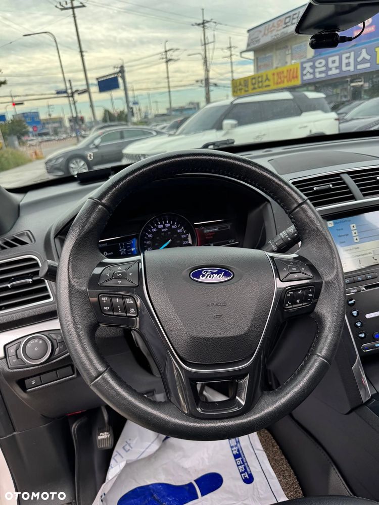 Ford Explorer - 10