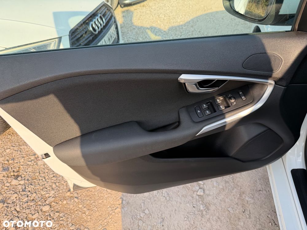 Volvo V40 D2 - 26