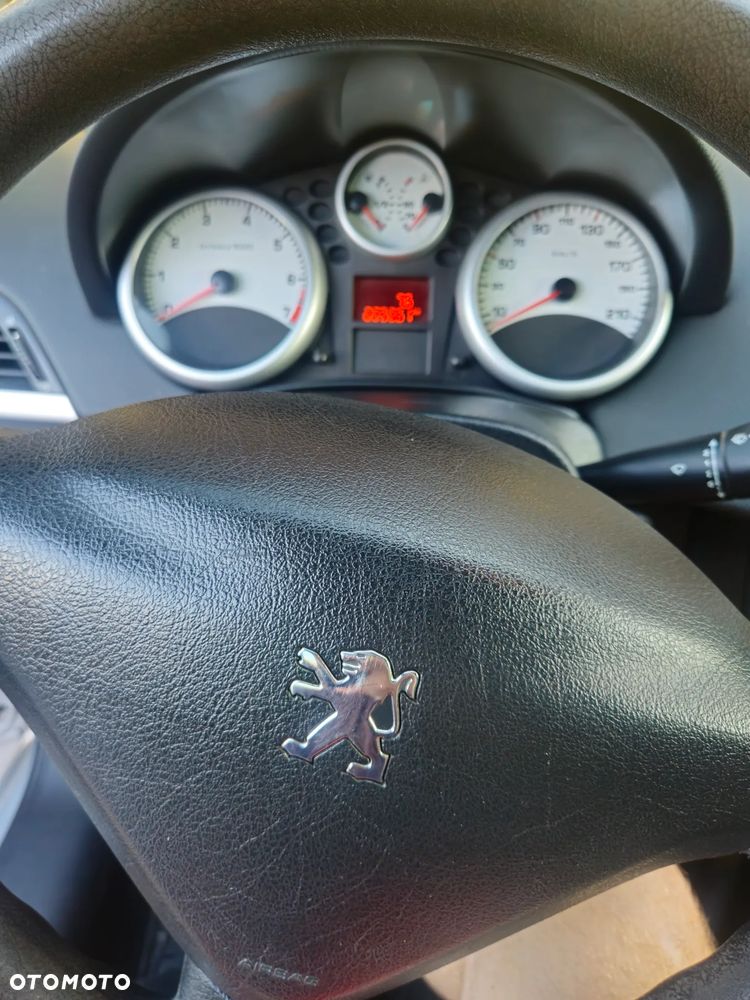Peugeot 207 1.4 - 13