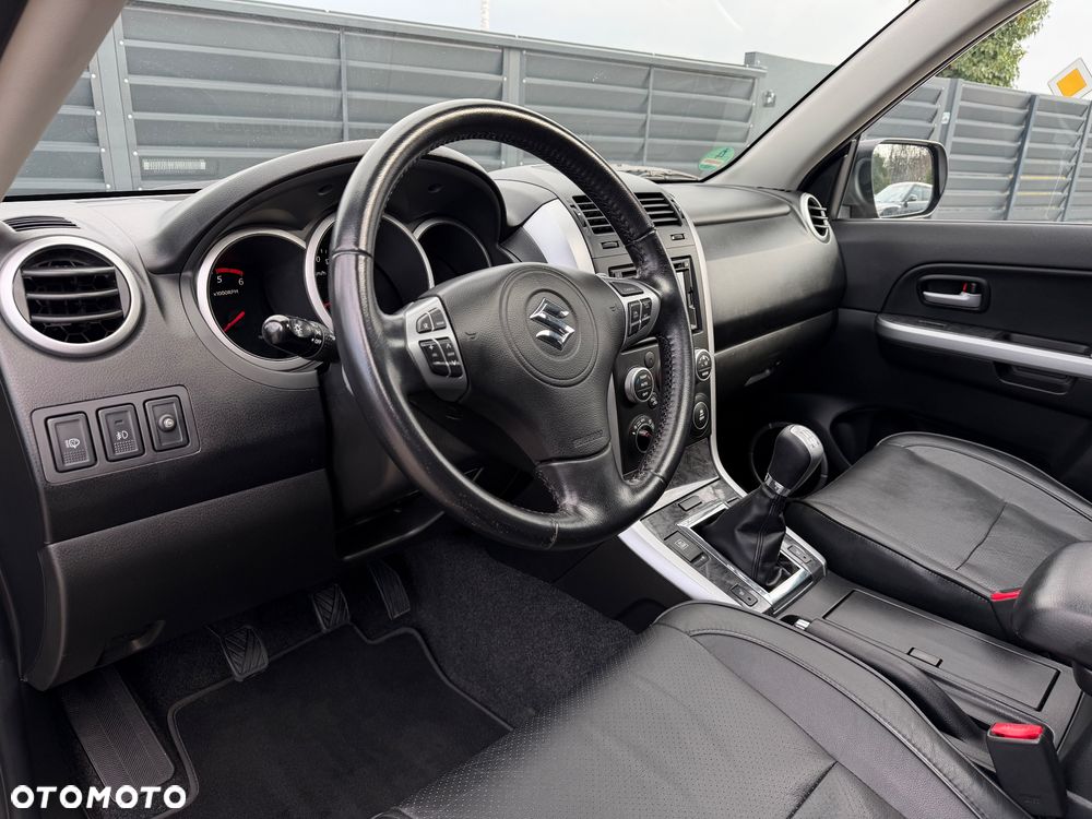 Suzuki Grand Vitara 1.9 DDiS Premium EU5 - 9