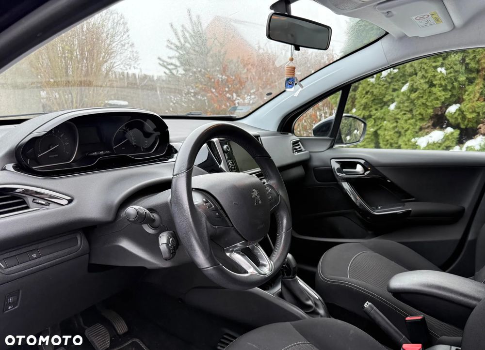 Peugeot 208 - 7