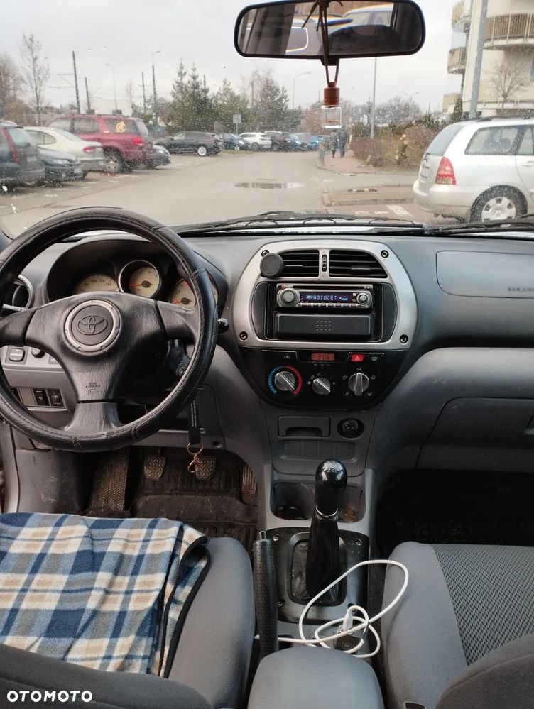 Toyota RAV4 2.0 D-4D 4x4 - 26