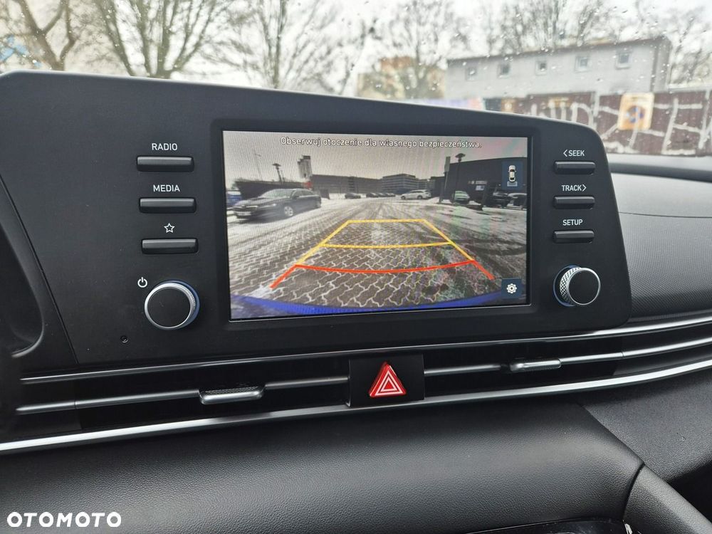 Hyundai Elantra - 23