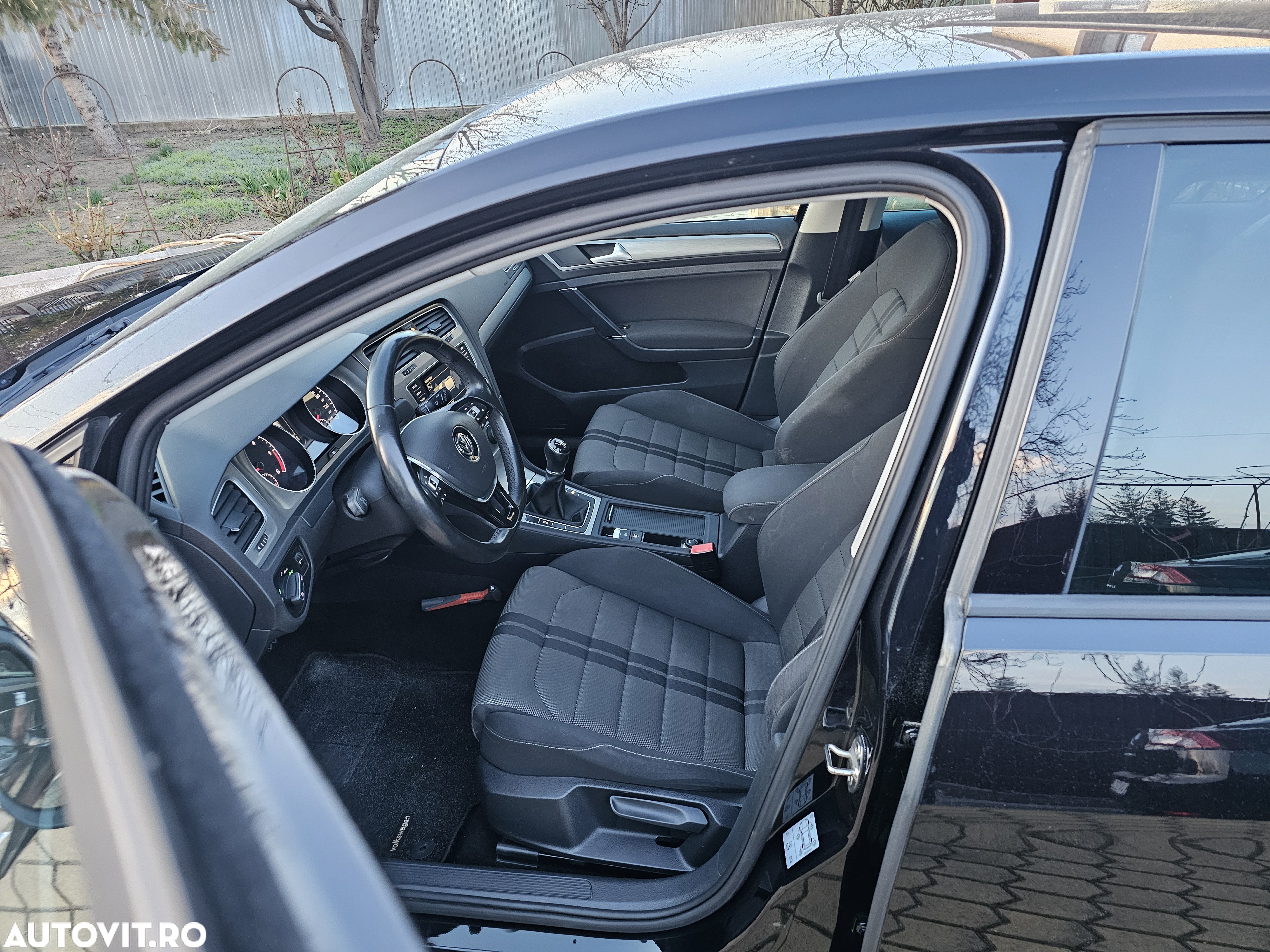 Volkswagen Golf 1.6 TDI BlueMotion Comfortline - 5