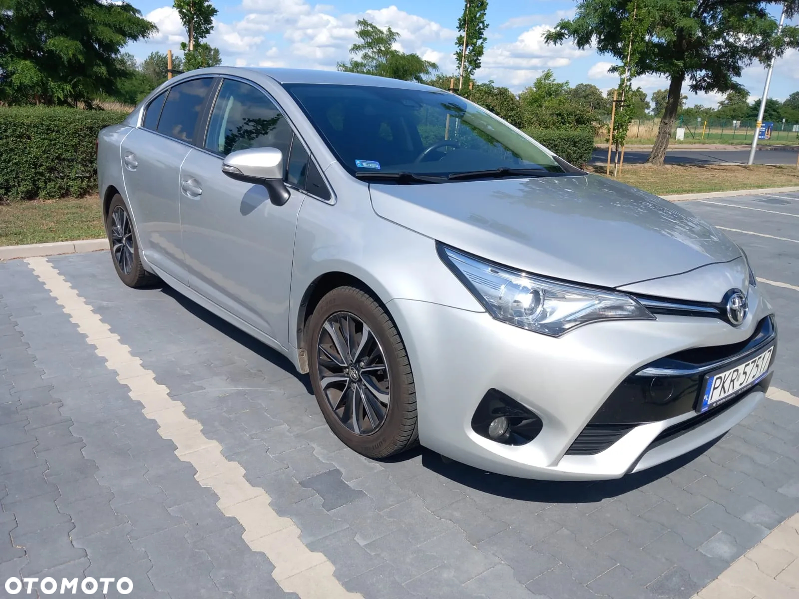 Toyota Avensis 1.8 Premium - 4