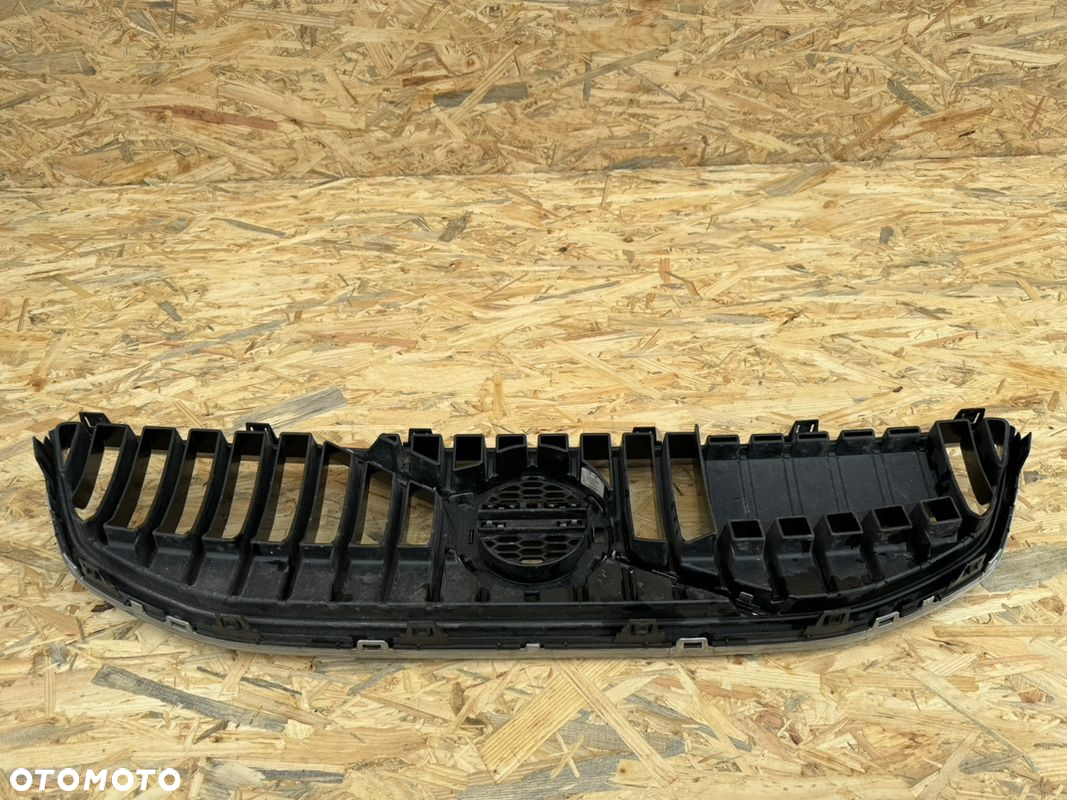 GRILL ATRAPA CHŁODNICY VOLVO V40 II 2 LIFT NA RADAR 16-19 31425345 ORYGINAŁ - 5
