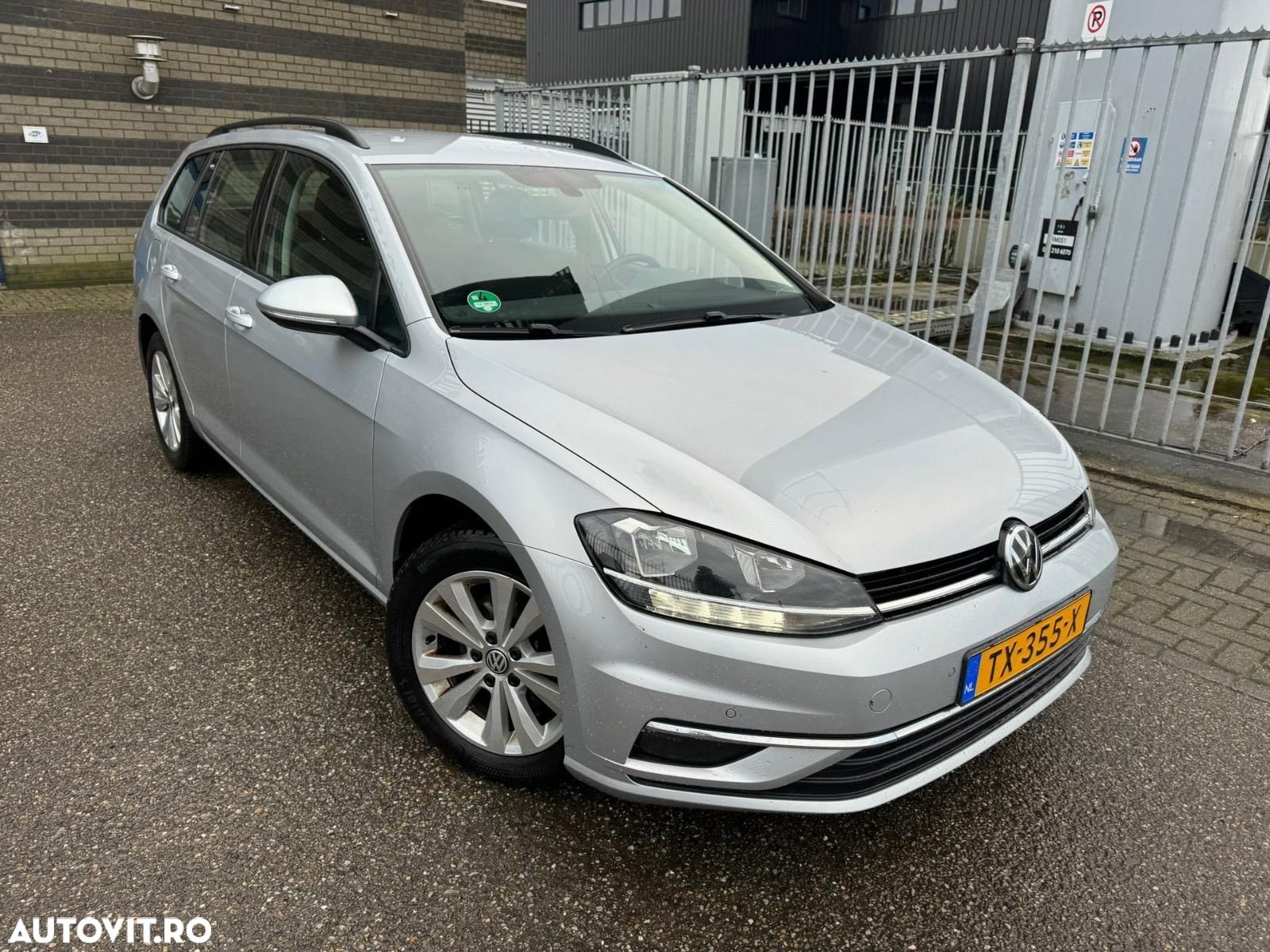 Volkswagen Golf 1.0 TSI Comfortline - 1