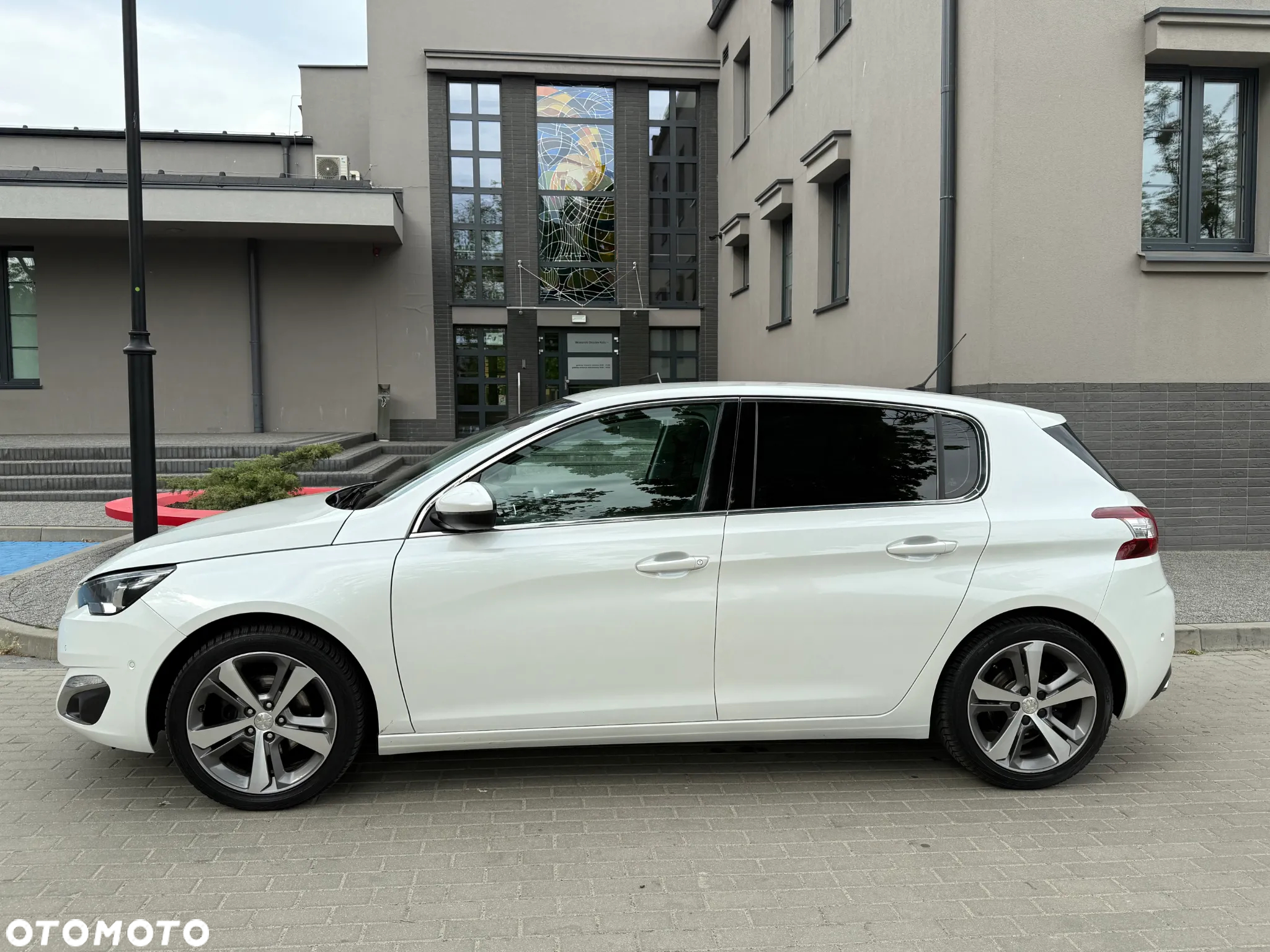 Peugeot 308 1.2 PureTech Allure S&S - 2