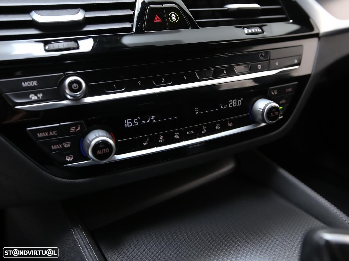 BMW 530 e Pack Desportivo M - 21