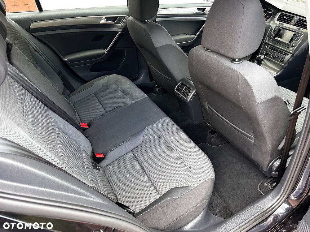 Volkswagen Golf 1.6 TDI BlueMotion Technology Comfortline - 23