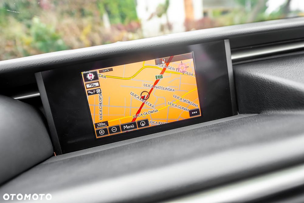 Lexus IS 300h Business Edition - 32