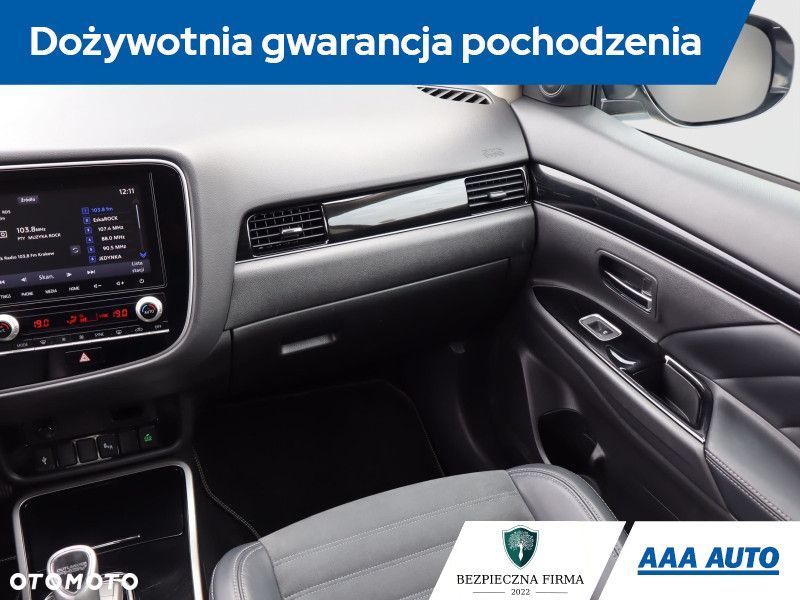 Mitsubishi Outlander - 10