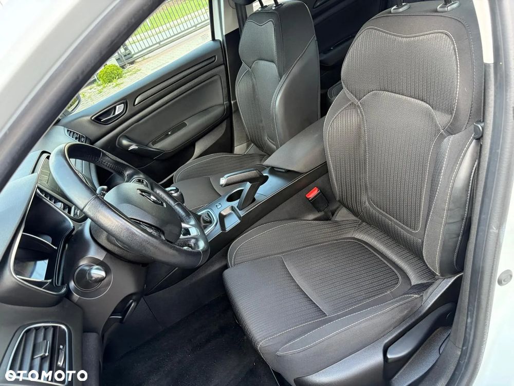 Renault Megane 1.5 Blue dCi Intens - 16