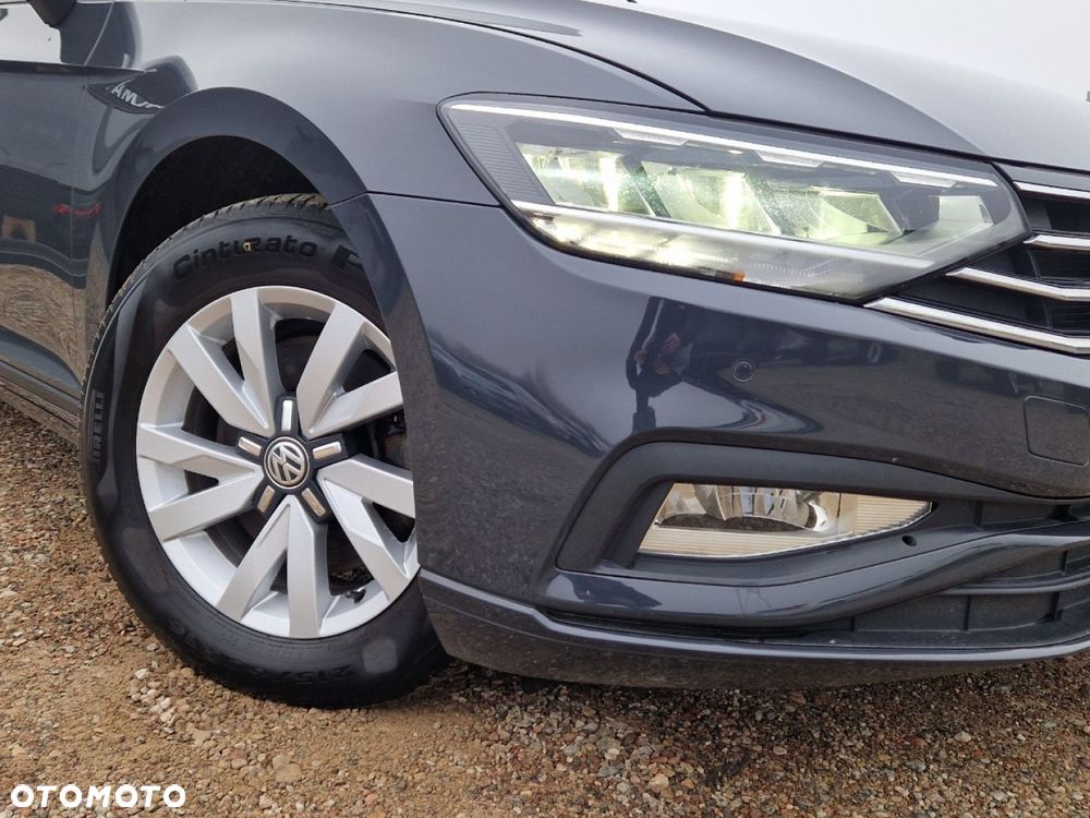 Volkswagen Passat - 27