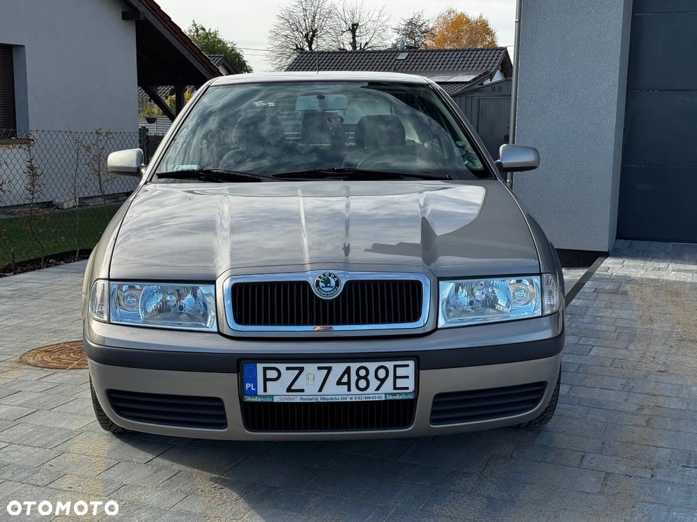 Skoda Octavia 1.6 Tour Plus Ice - 2