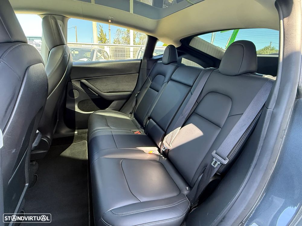 Tesla Model Y Long Range Tração Integral - 24