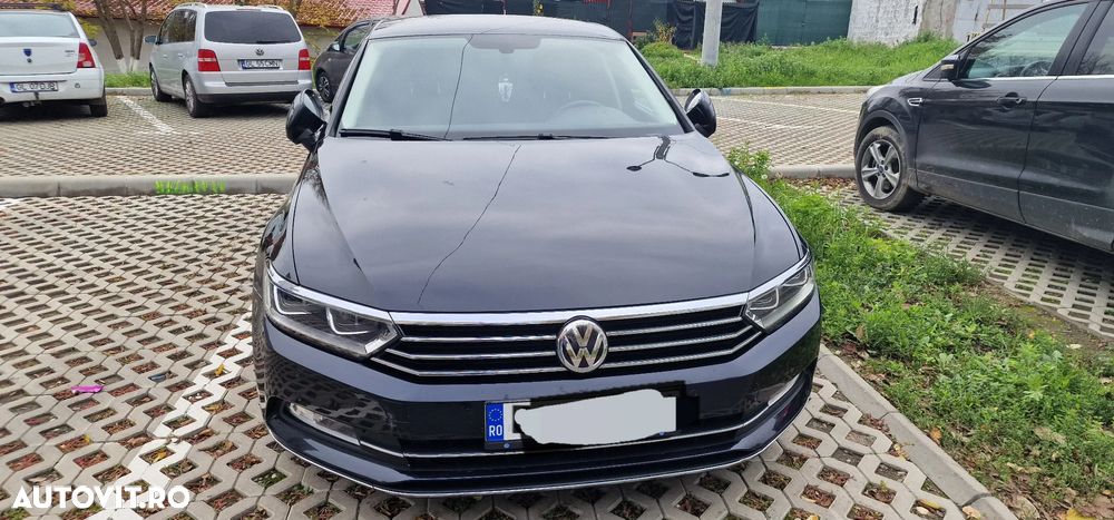 Volkswagen Passat - 1