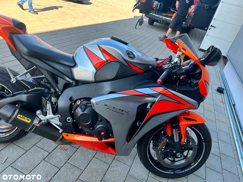 Honda CBR - 6