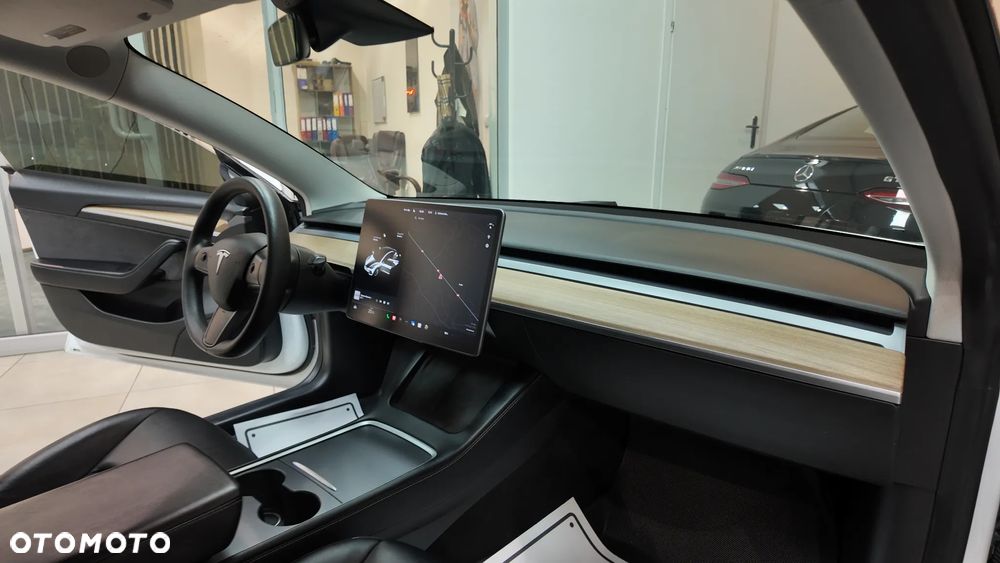 Tesla Model 3 Standard Range Plus - 33