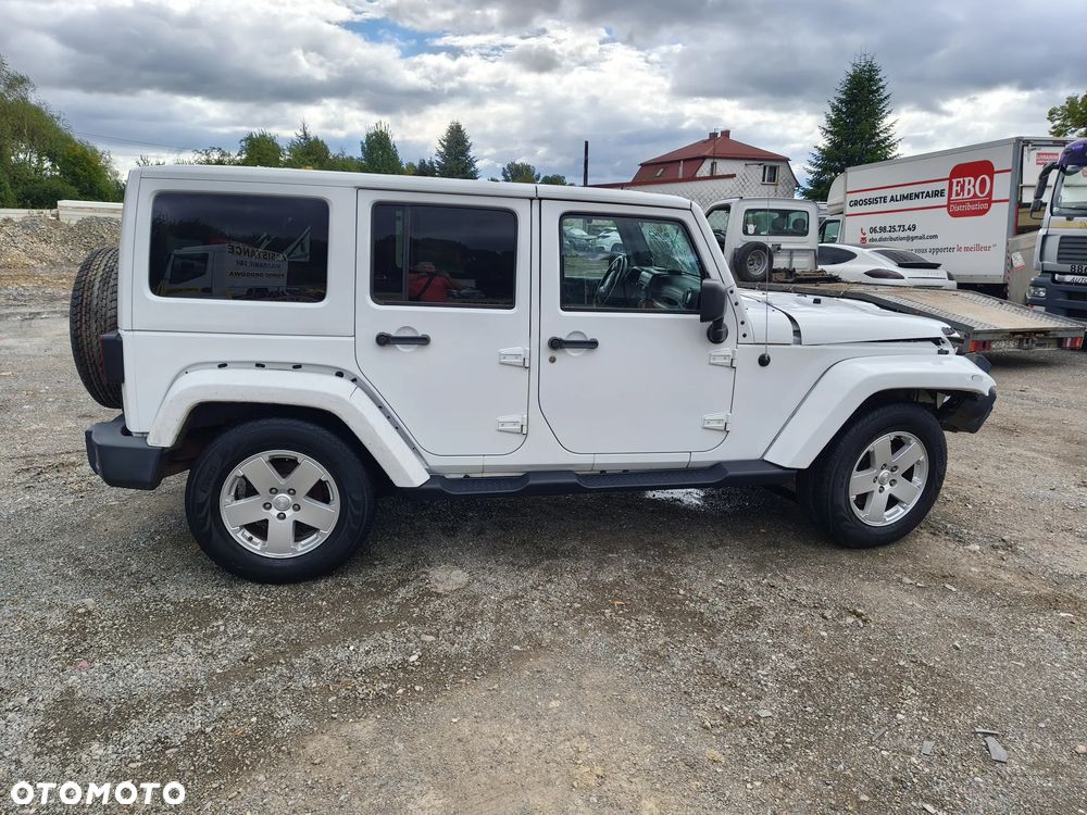 Jeep Wrangler Unlimited 2.8 CRD DPF Sport - 9