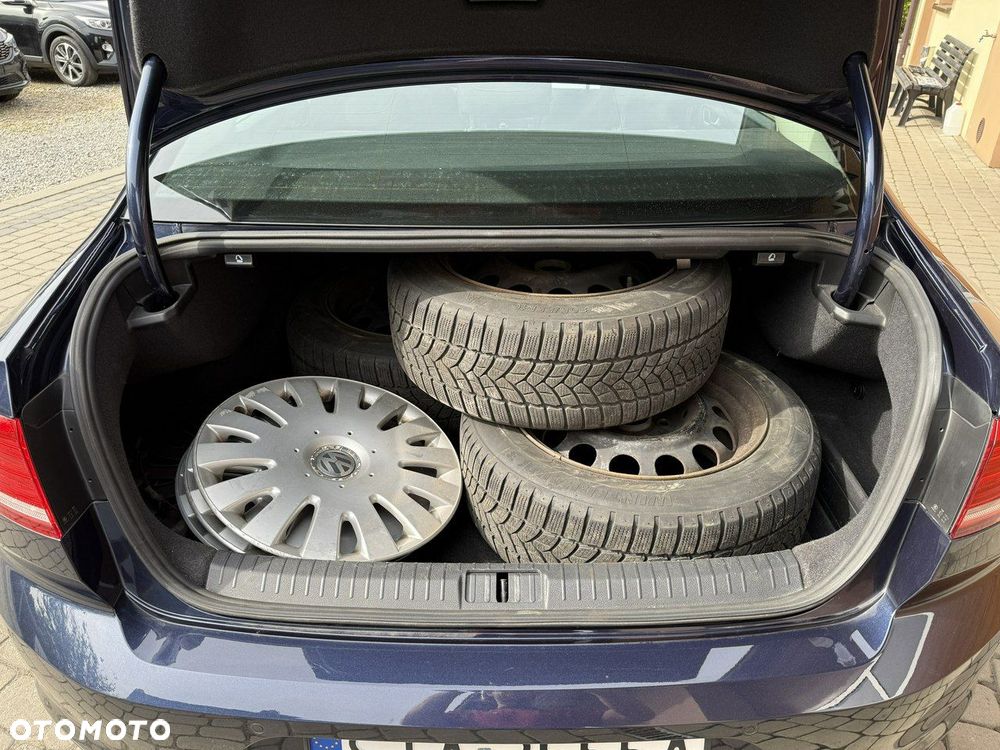 Volkswagen Passat 1.8 TSI BMT Comfortline - 25