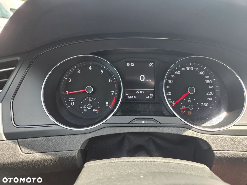 Volkswagen Passat - 15