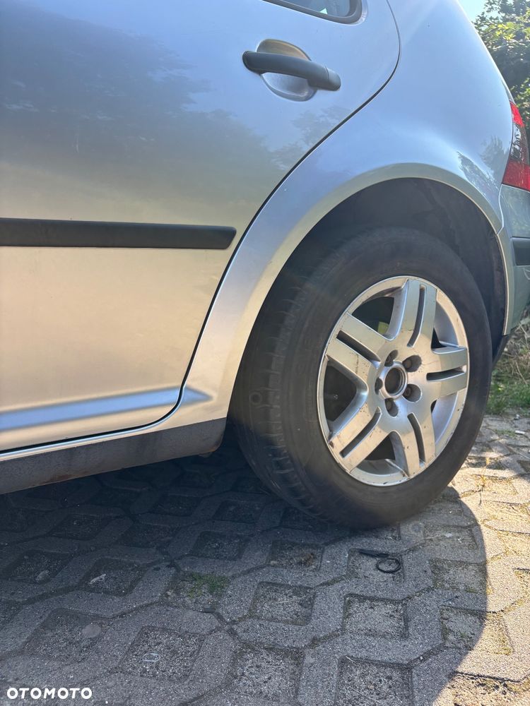 Volkswagen Golf IV 1.4 16V Basis - 24