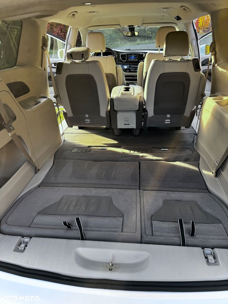Chrysler Pacifica - 13