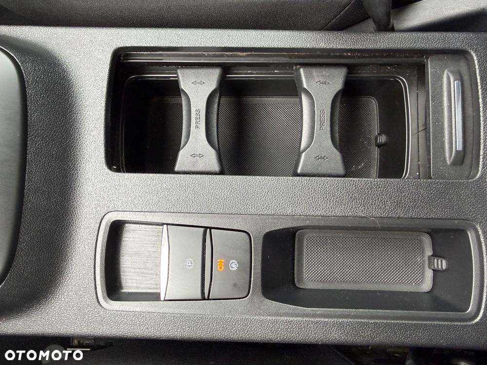 Ford Kuga 1.5 EcoBoost FWD Titanium - 24