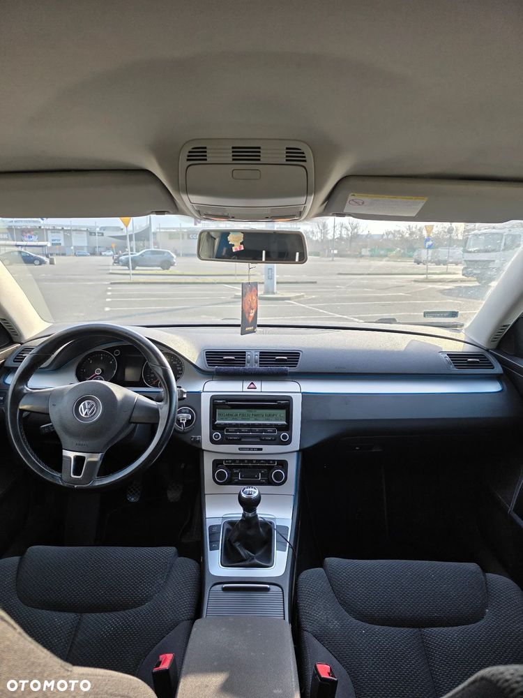 Volkswagen Passat 2.0 TDI DPF Comfortline - 5