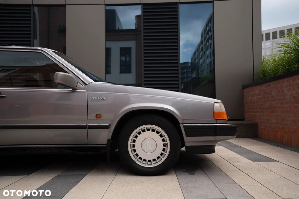 Volvo Seria 700 - 11