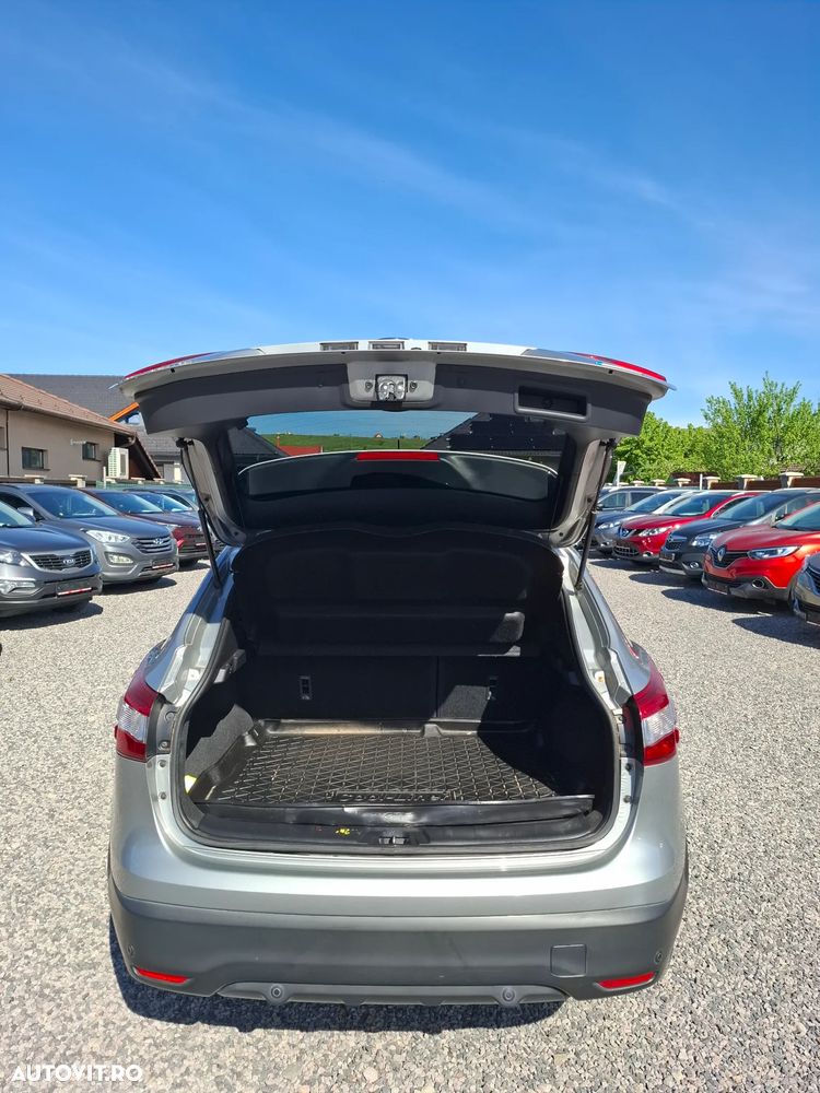 Nissan Qashqai 1.5 DCI N-Connecta - 14