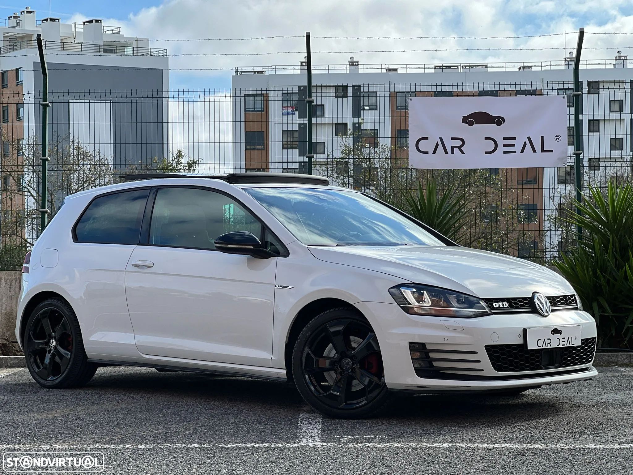 VW Golf 2.0 TDI GTD DSG - 1
