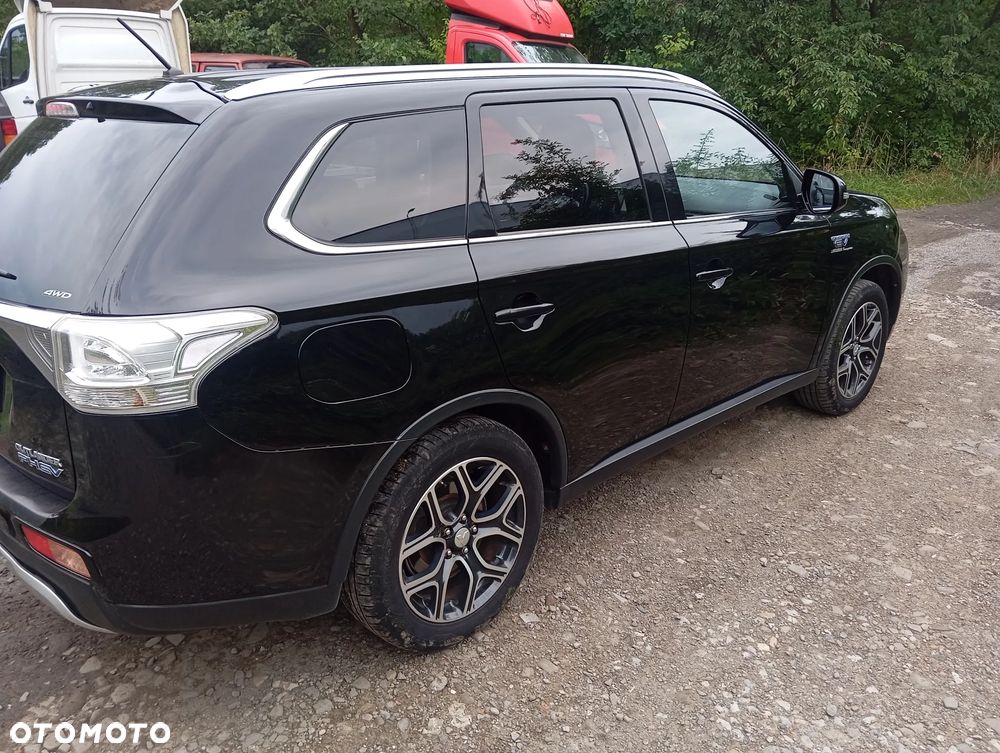 Mitsubishi Outlander Intense + - 9