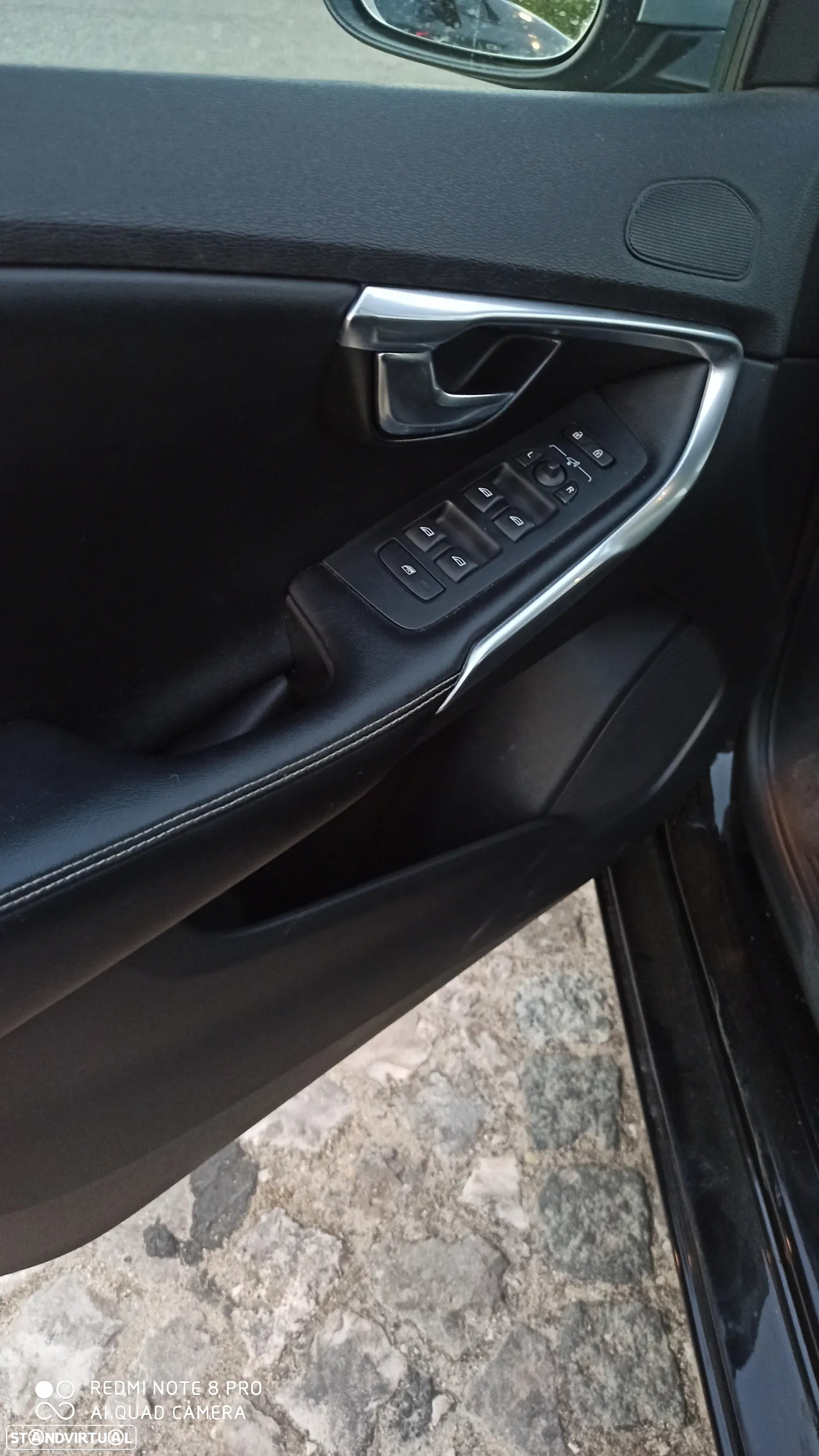 Volvo V40 2.0 D2 R-Design - 10