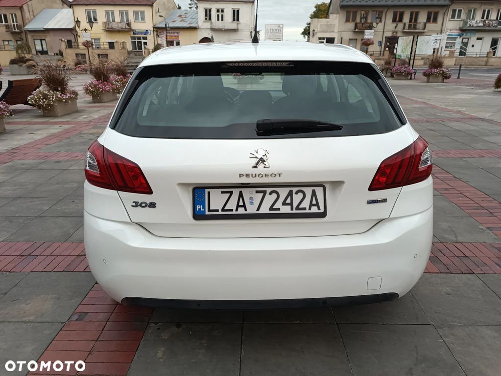 Peugeot 308 - 8