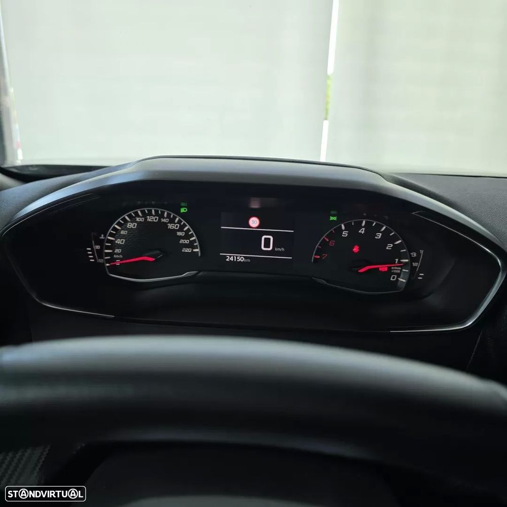 Peugeot 2008 1.2 PureTech Style - 24