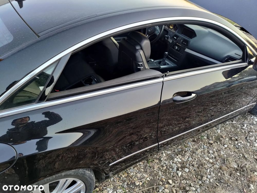 Mercedes-Benz Klasa E 220 CDI DPF BlueEFFICIENCY Avantgarde - 14