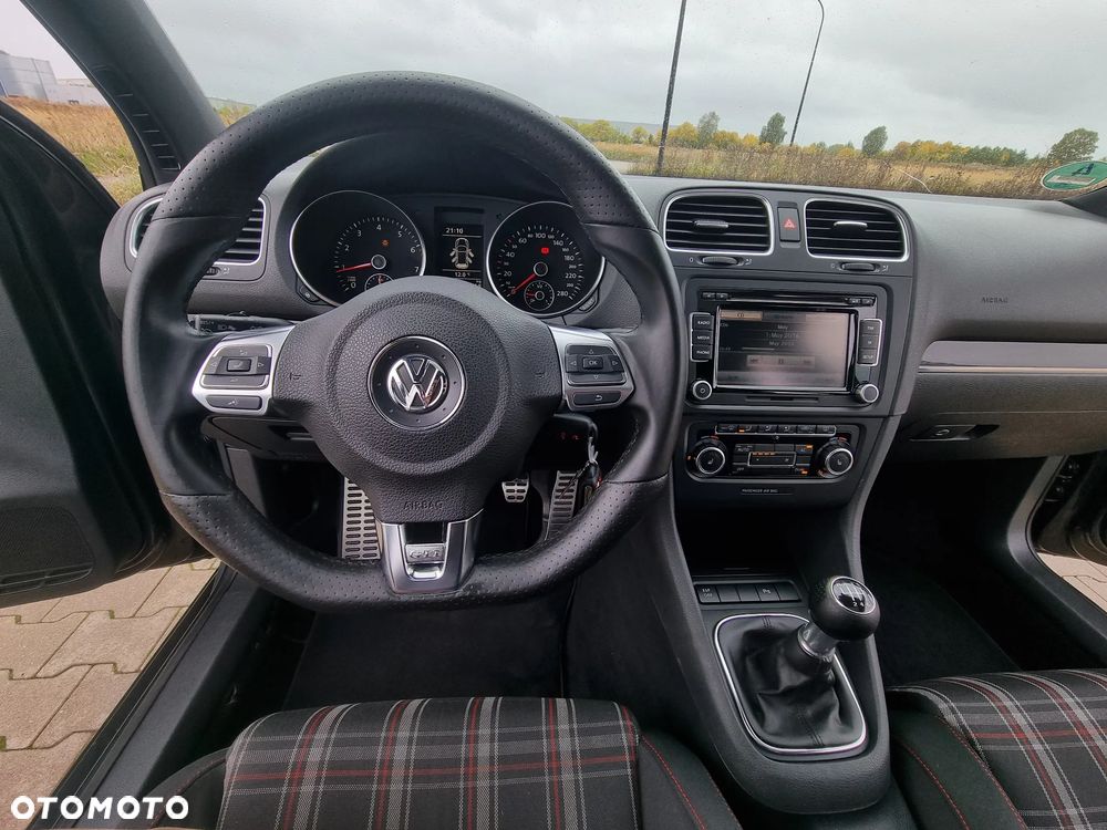 Volkswagen Golf 2.0 GTI - 34